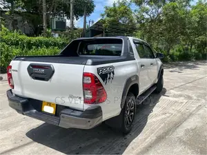 Toyota Hilux 2025 Pickup (Used)