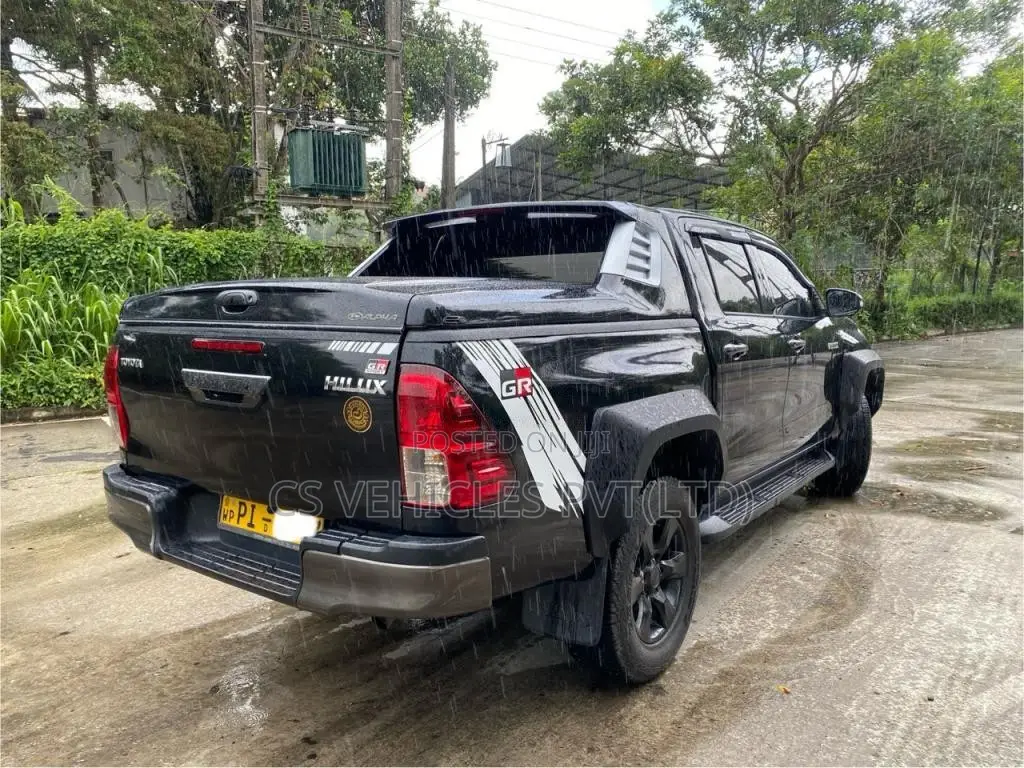 Toyota Hilux 2017 Pickup (Used)