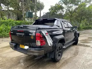 Toyota Hilux 2017 Pickup (Used)