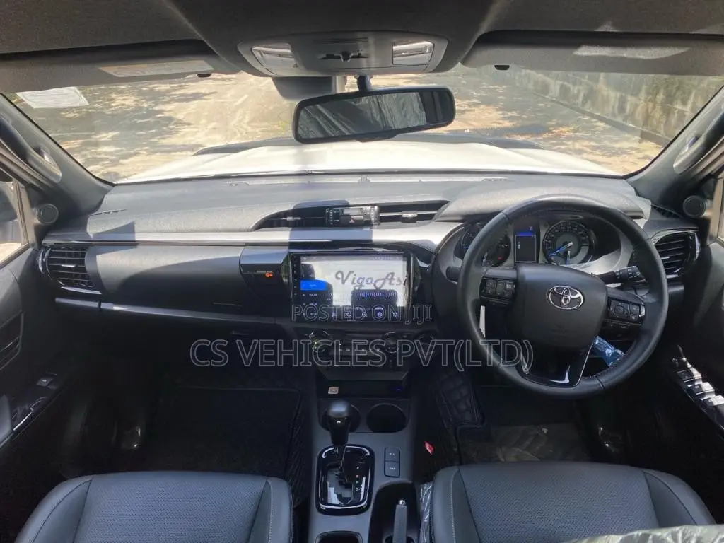 Toyota Hilux 2025 Pickup (Used)
