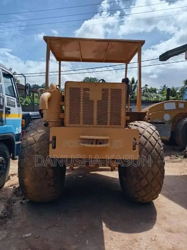 CAT Rolla T10 CS563 2000 Heavy-Duty (Used)