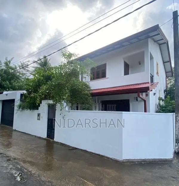 Spacious Modern House for sale Kesbewa