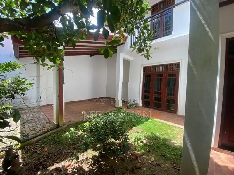 Spacious Modern House for sale Kesbewa