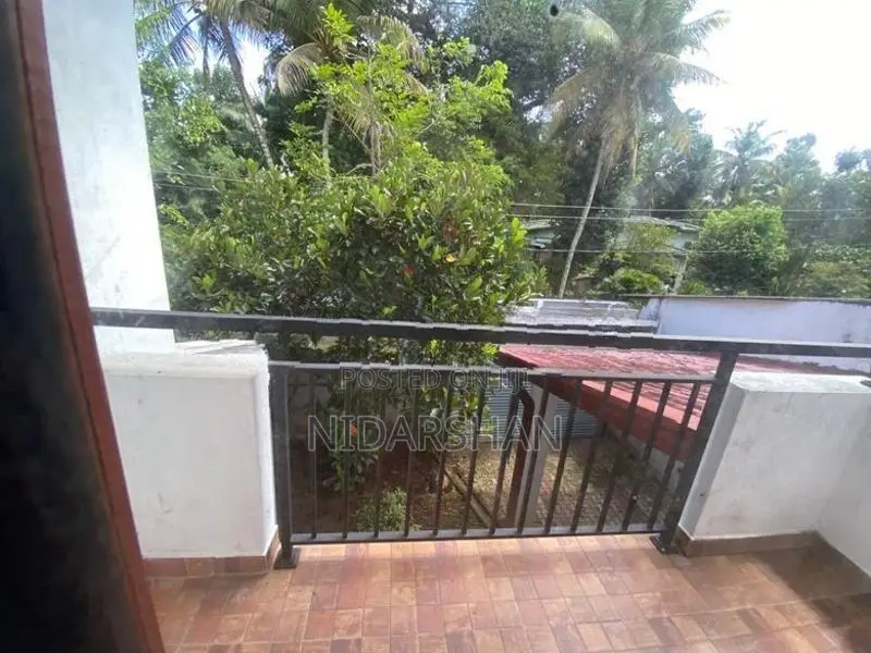 Spacious Modern House for sale Kesbewa