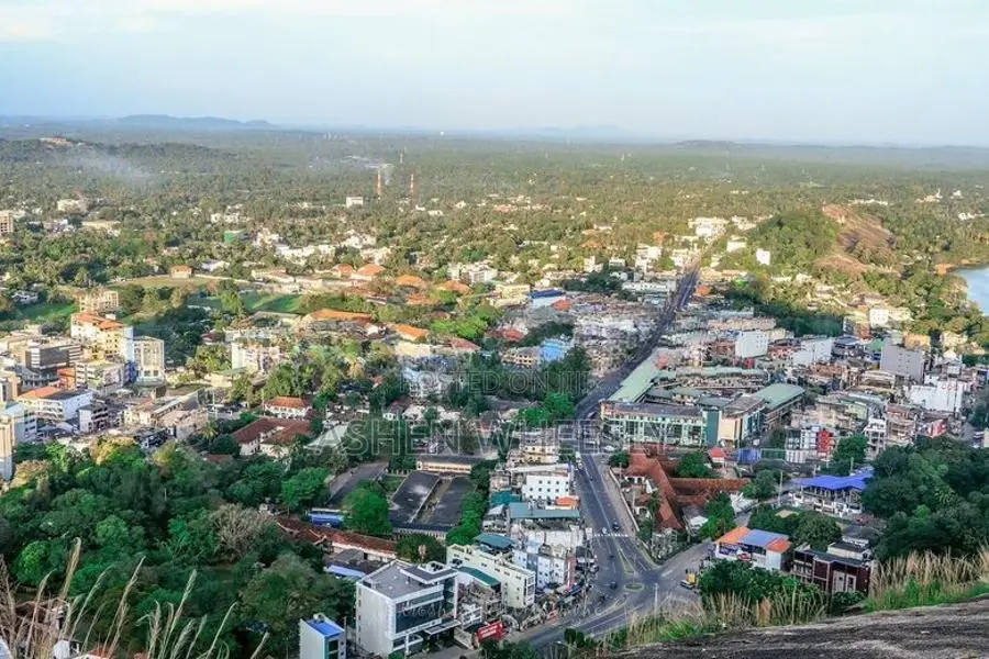 කුරුණෑගල අගනා ඉඩමක් විකිණීමට