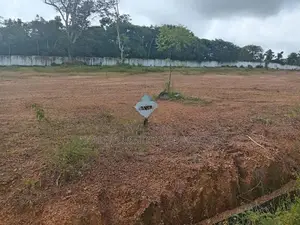 කිඳෙල්පිටියෙන් ඉඩමක්