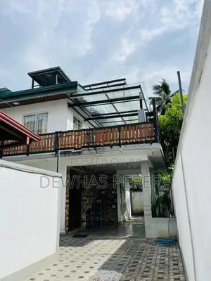 3 story superb luxury house with solar power pamunuvila Kelaniya