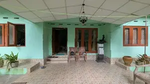 යක්කල ලයිසියම් පාසල ආසන්නයෙන් වටිනා නිවසක් / HS 15136