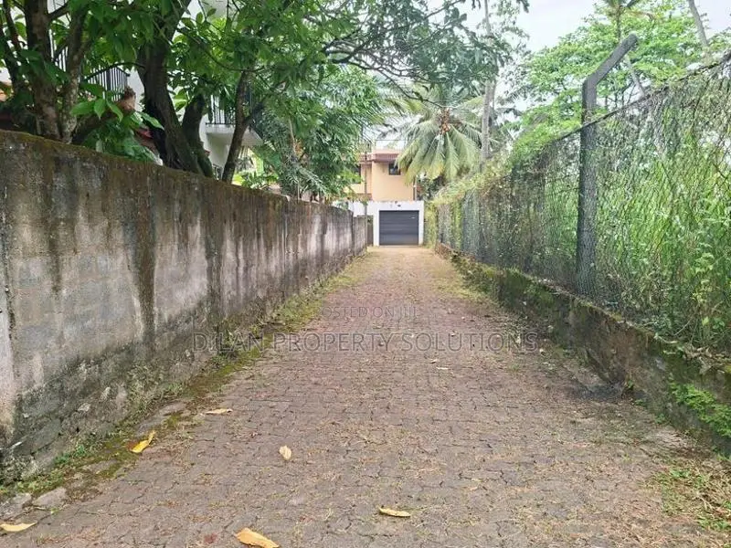 6 Perches Bare land for sale at Battaramulla
