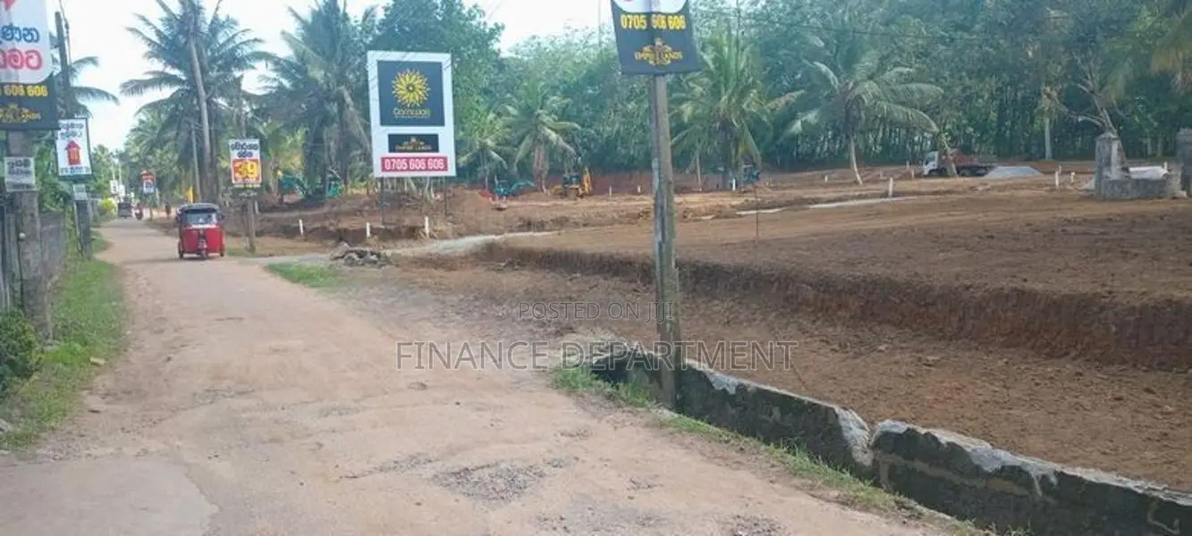 Residential Land for Sale in Thalagala Near 315 Road Moragahahena