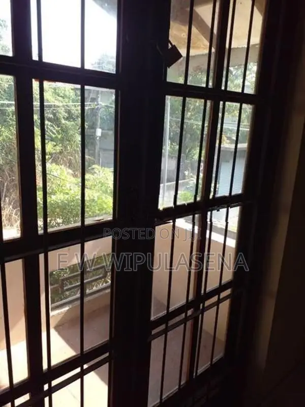 2 STORIES HOURS for SALE in Weeramawatha