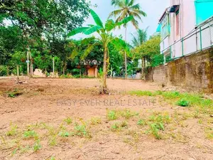 මිනුවන්ගොඩ නගරයේන් පර්චස් 16යි.පර්චසය