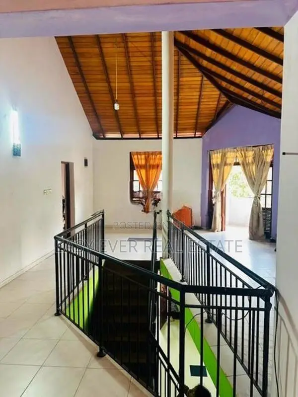 රාගම – බටුවත්තෙන් වටිනා දෙමහල් නිවසක් / AJ14712