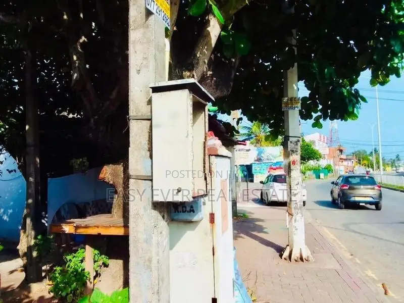 ගාලු පාරෙන්ම පර්චස් 7.3ක් විකිණීමට / KK 14999