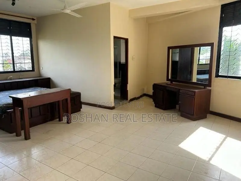 THREE STORIED COMMERCIAL PROPERTY FOR RENT DEHIWALA SH2715