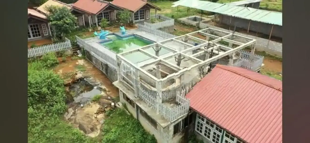 Land Pasyale with Hotel for Sale 2.5 Perches