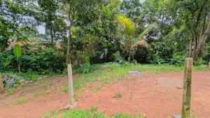 කඩවතින් වටිනා නේවාසික ඉඩමක් /KM 12628