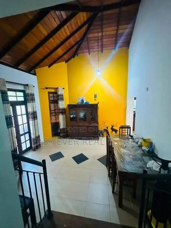 රාගම – බටුවත්තෙන් වටිනා දෙමහල් නිවසක් / AJ14712