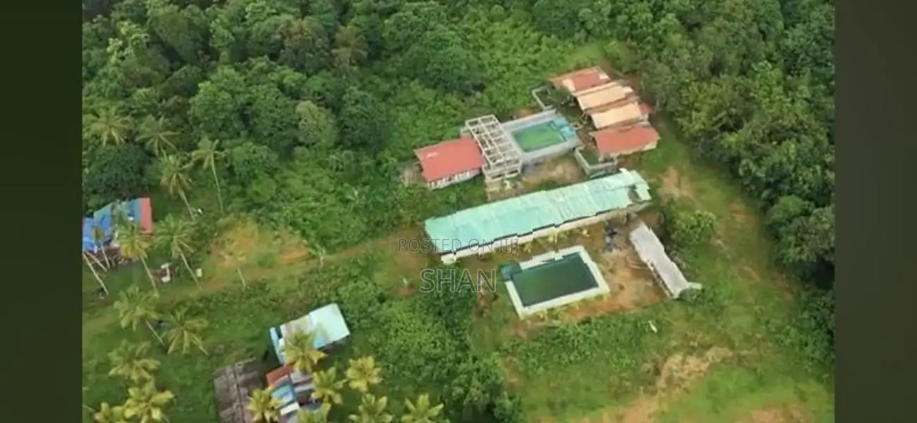 Land Pasyale with Hotel for Sale 2.5 Perches