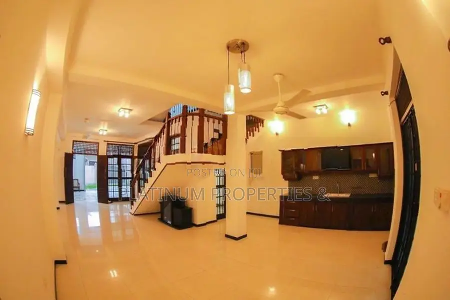 Luxury Three Storied House for Sale in Malabe Thalahena