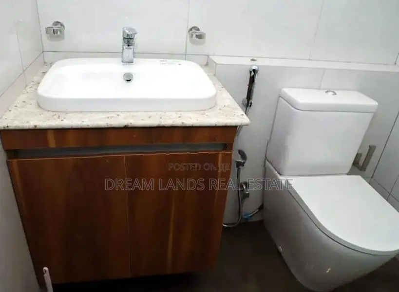 Luxury furnished canturberry Golf Apartments for rent Kahathuduwa