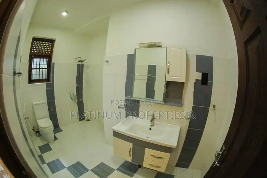 Luxury Three Storied House for Sale in Malabe Thalahena