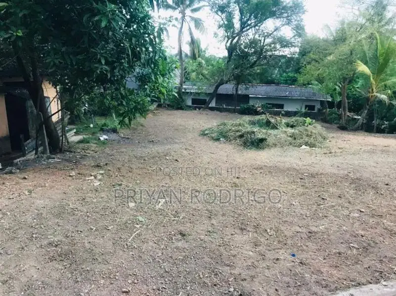Rajagiriya - Kalapaluwawa Road 15 Perches of Land for Sale