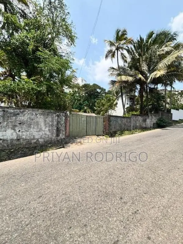 Rajagiriya - Moragasmulla Road 35 Perches of Commercial Land for Sale