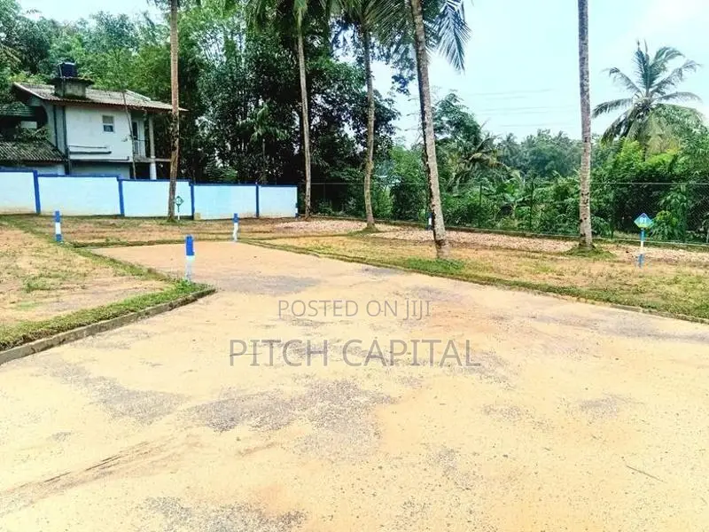 Athurugiriya පුරවරයෙන් විකිණීමට අගනා බිම් කොටස්