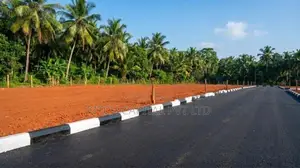 කළුතර නගරයෙන් සියලු පහසුකම් සහිත වටිනා ඉඩමක්