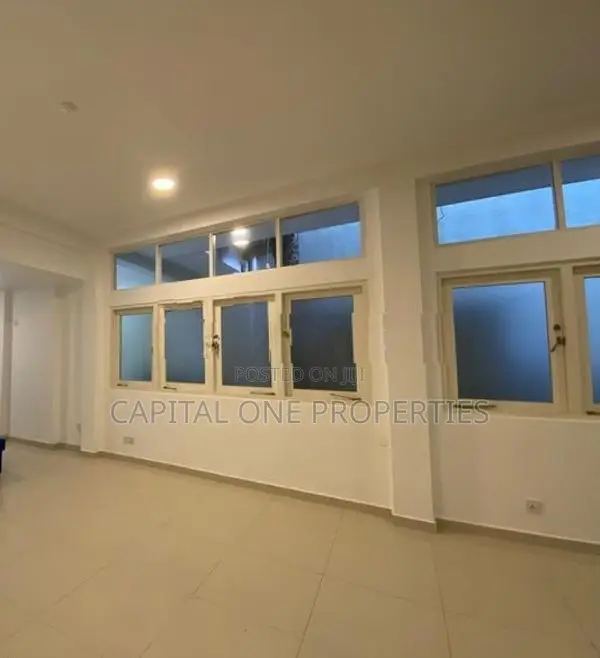 1200 SQFT OFFICE RENT IN COLOMBO 4 - 570U