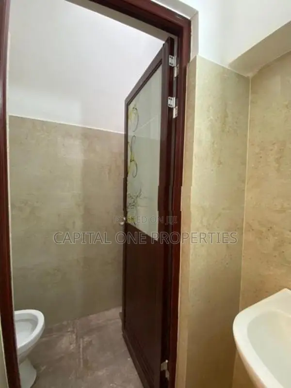 1200 SQFT OFFICE RENT IN COLOMBO 4 - 570U