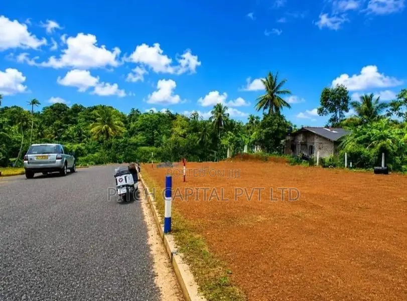 kaluthara ටවුමට සමීපයෙන්ම පදිංචියටත් ආයෝජනයටත් වටිනා බිම්කොටස්