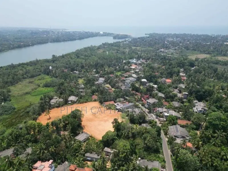 kaluthara ටවුමට සමීපයෙන්ම පදිංචියටත් ආයෝජනයටත් වටිනා බිම්කොටස්