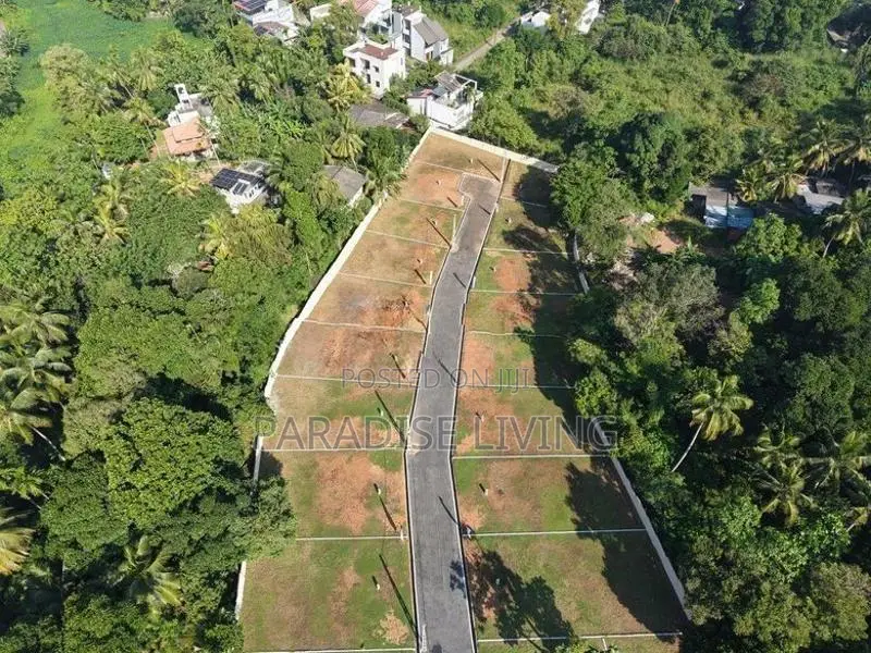 8 Perch Lots in Hokandara Gated Comminity