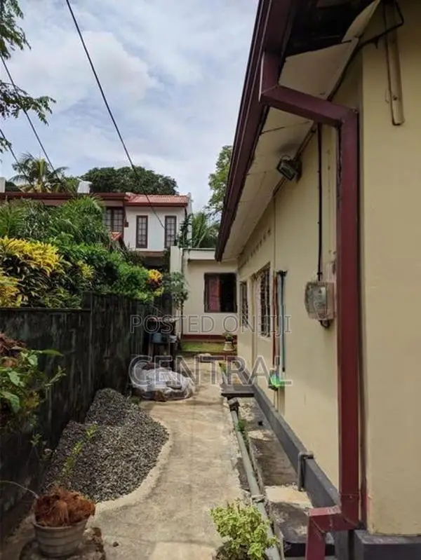 23.4 Perches Land with House for Sale in Nugegoda (C7-10339)