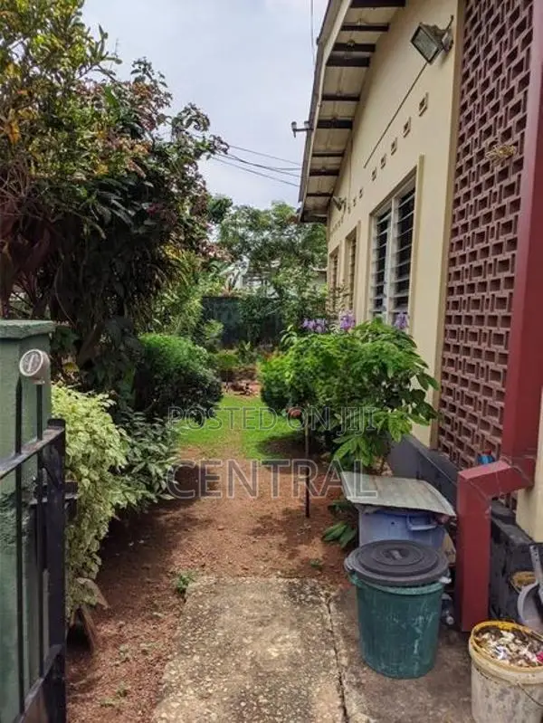 23.4 Perches Land with House for Sale in Nugegoda (C7-10339)