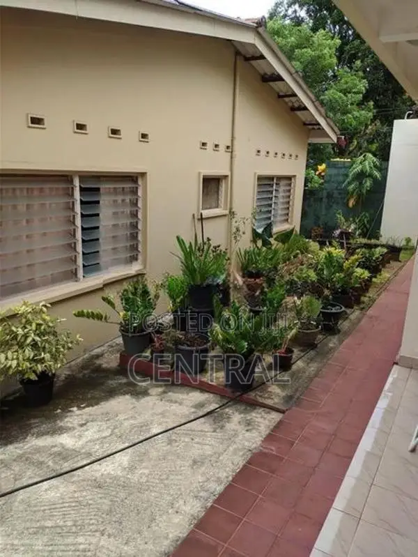 23.4 Perches Land with House for Sale in Nugegoda (C7-10339)