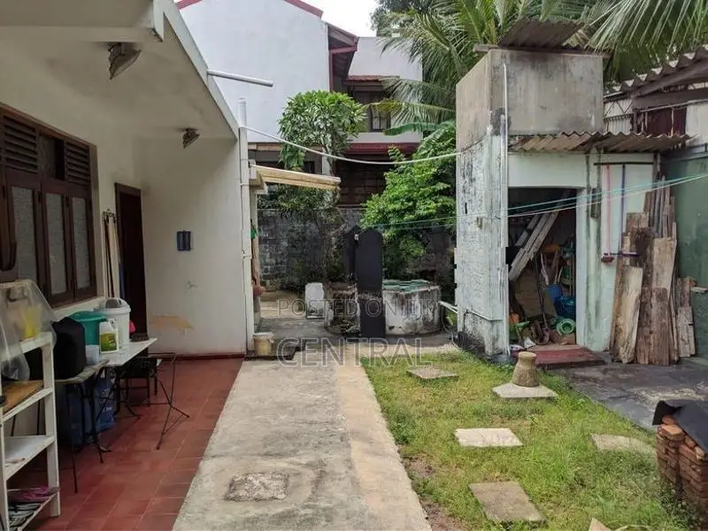 23.4 Perches Land with House for Sale in Nugegoda (C7-10339)