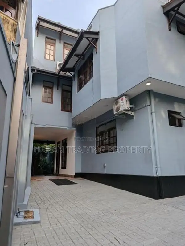 Prime 3 Story house with rooftop to be Sold at Kohuwala.