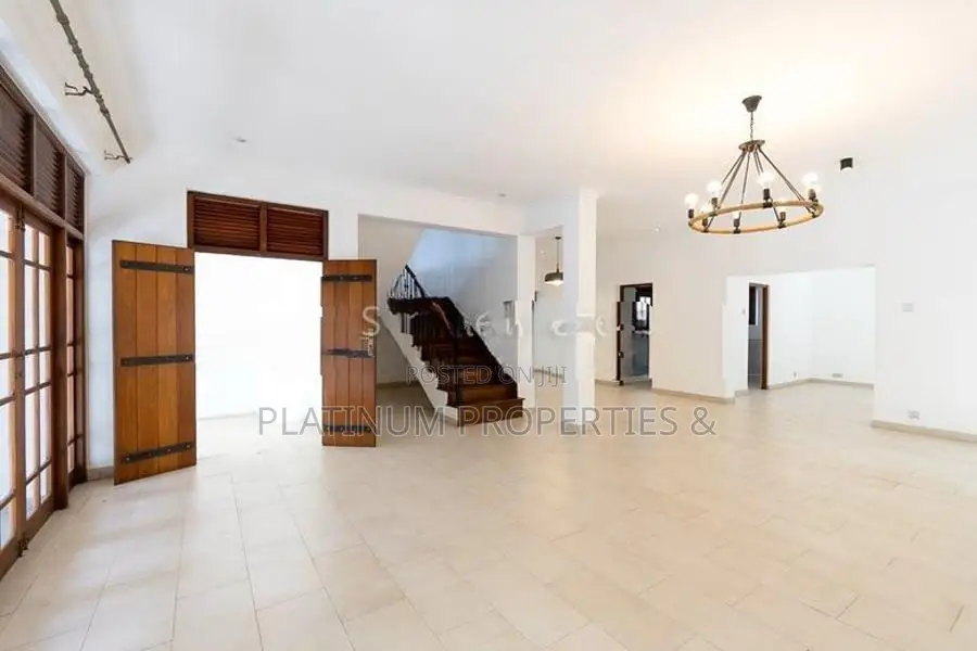 Super Luxury 14P Modern House For Sale In Battaramulla Near Waters Edg