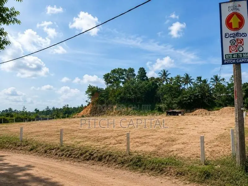 සියලු පහසුකම් සහිත බිම් කොටස් ආටිගල පාරෙන්