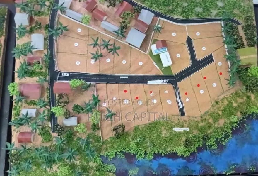 හයිලෙවල් පාරට මුණලා සියලු පහසුකම් සහිත ඉඩමක්