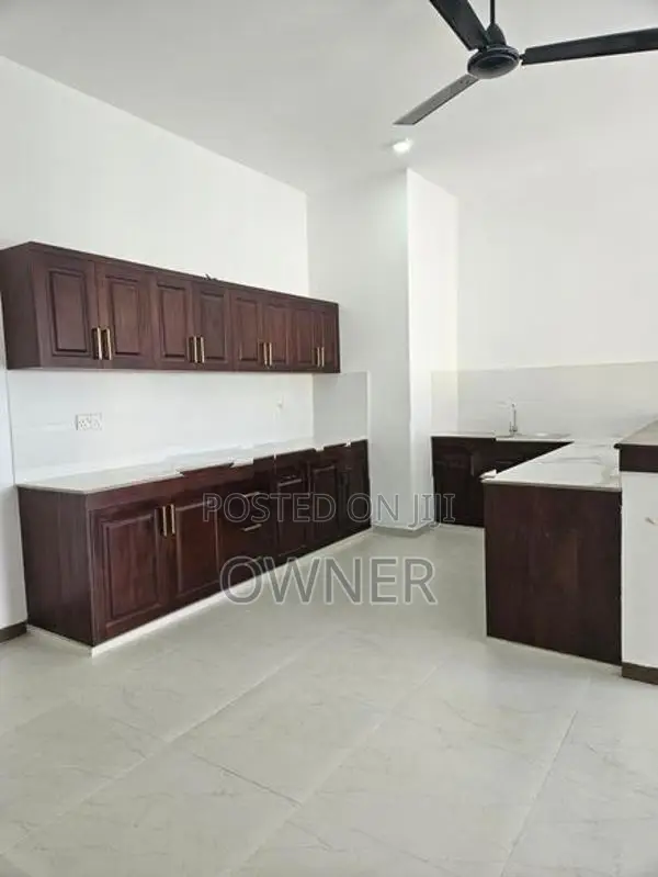 3/2/1 BR furnished apartment for long term rent