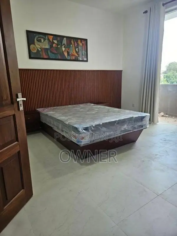 3/2/1 BR furnished apartment for long term rent