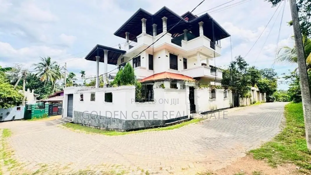 Luxury Two Storey House for Sale in Yakkala