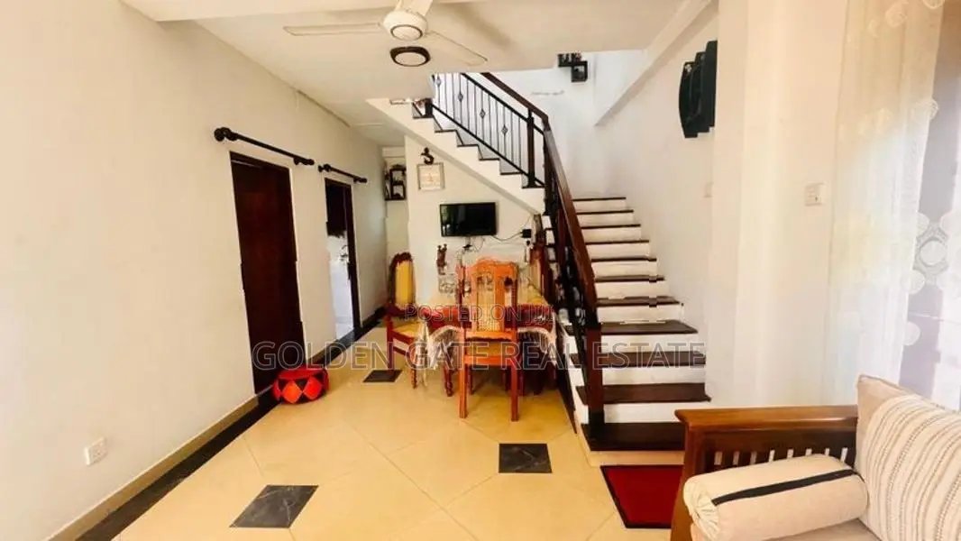 Kadawatha Spacious Two Storey House for Sale