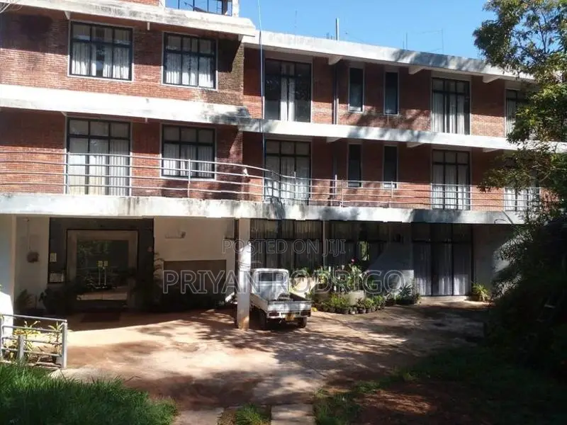 Hotel For Sale In Bandarawela