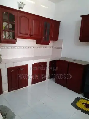 Boralesgamuwa, Lake Road - 7.5 Perches Land with an Old House to Sale
