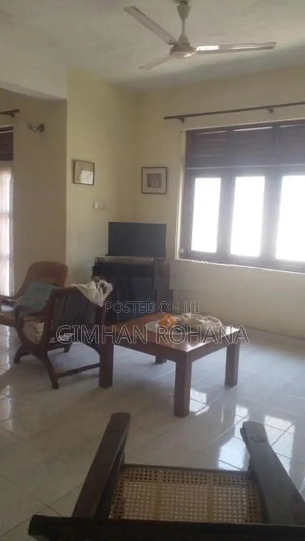 Upstairs House For Rent Rathmalana